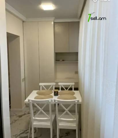 3 սենյականոց բնակարան Մինսկի փողոցում, 67 ք.մ., դիզայներական ոճով վերանորոգված