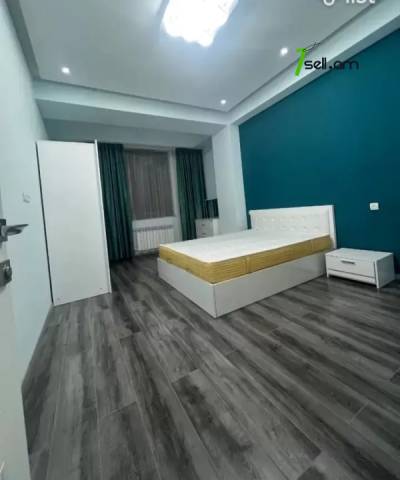 4 սենյականոց բնակարան նորակառույց շենքում Նիկողայոս Ադոնցի փողոցում, 130 ք.մ., 2 սանհանգույց