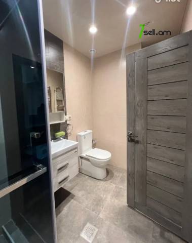 2 սենյականոց բնակարան նորակառույց շենքում Արամ Խաչատրյան փողոցում, 62 քմ, 8/15 հարկ