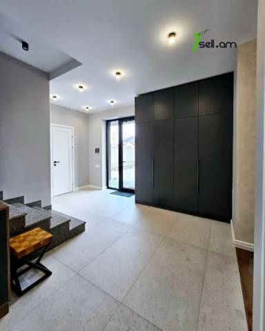 Երկու հարկանի տուն Մուշ փողոցում Քասախում, 865 ք.մ., 3+ սանհանգույց, կապիտալ վերանորոգված