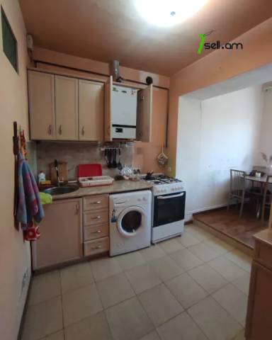 2 սենյականոց բնակարան Կոմիտասի պողոտայում, 45 ք.մ., կոսմետիկ վերանորոգում, քարե շենք