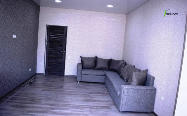 2 սենյականոց բնակարան Շիրակացու փողոցում, 70 քմ, 1/3 հարկ, կապիտալ վերանորոգված, քարե շենք