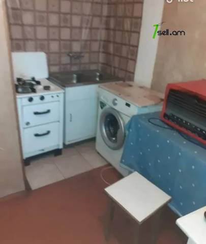 1 սենյականոց բնակարան Կոմիտասի պողոտայում, 48 քմ, 3/5 հարկ, բարձր առաստաղներ, քարե շենք