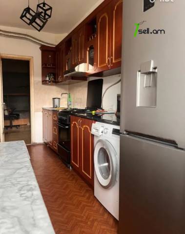 3 սենյականոց բնակարան Հրաչյա Աճառյանի փողոցում, 64 քմ, նախավերջին հարկ, մասնակի վերանորոգում