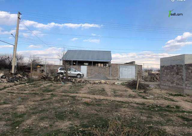 Հողատարածք բնակելի շինությունների համար Մերձավանում, 830 ք.մ.