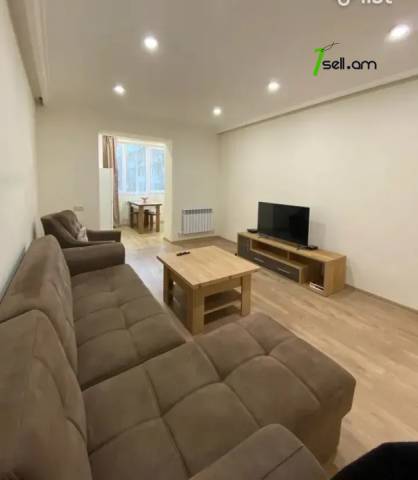 2 սենյականոց բնակարան Վահրամ Փափազյան փողոցում, 47 քմ, 3/5 հարկ, եվրովերանորոգված, քարե շենք