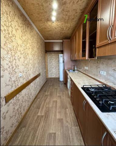 4 սենյականոց բնակարան Վիլնյուսի փողոցում, 76 ք.մ., 3/9 հարկ, մի քանի պատշգամբ, եվրովերանորոգված