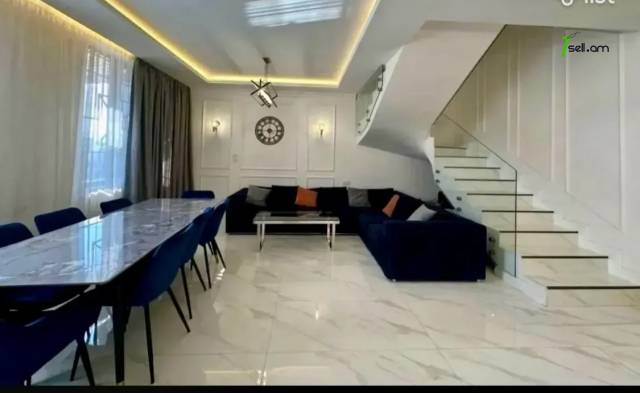 Երկու հարկանի թաունհաուզ, Samvel Gevorgyan Street Դավթաշենում, 250 քմ, 2 սանհանգույց