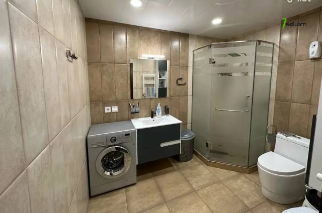 2 սենյականոց բնակարան նորակառույց շենքում Պարույր Սևակի փողոցում, 74 ք.մ., բարձր առաստաղներ