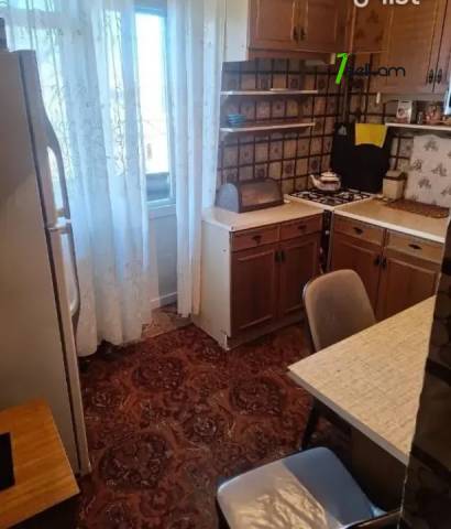 2 սենյականոց բնակարան Արտաշիսյան փողոցում, 58 քմ, 2/5 հարկ, քարե շենք