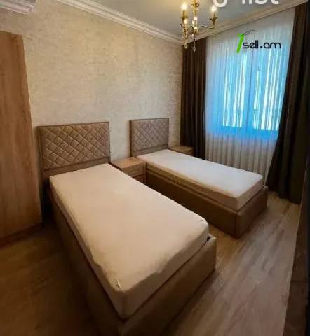 Երկու հարկանի թաունհաուզ, Գ-1 թաղամաս Աջափնյակում, 151 քմ, 2 սանհանգույց, կապիտալ վերանորոգված