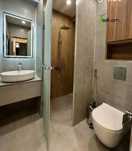 2 սենյականոց բնակարան Խորենացու փողոցում, 38 ք.մ., բարձր առաստաղներ, 3/5 հարկ