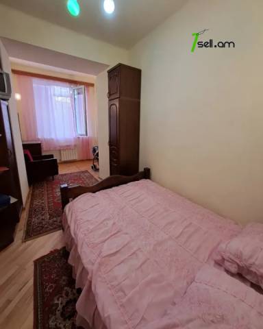 2 սենյականոց բնակարան Կոմիտասի պողոտայում, 55 ք.մ., 1/5 հարկ, կապիտալ վերանորոգված, քարե շենք