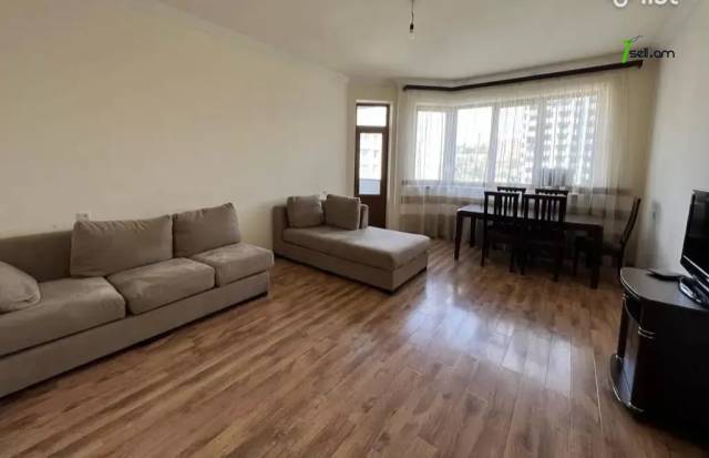 3 սենյականոց բնակարան նորակառույց շենքում Պարույր Սևակի փողոցում, 113 ք.մ., 2 սանհանգույց