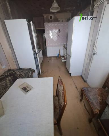 3 սենյականոց բնակարան Վրթանես Փափազյան փողոցում, 90 ք.մ., նախավերջին հարկ