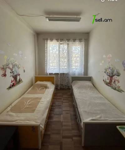 3 սենյականոց բնակարան Ռայնիսի փողոցում, 78 ք.մ., կապիտալ վերանորոգված