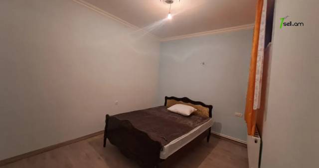 Մեկ հարկանի քարե տուն Էրեբունիում, 100 քմ, կապիտալ վերանորոգված