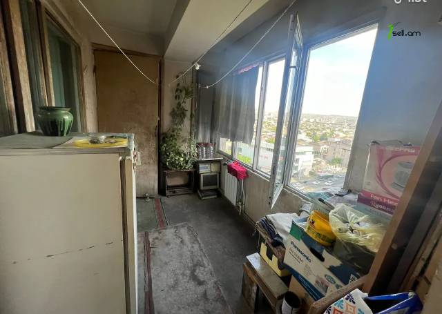 3 սենյականոց բնակարան Արցախի պողոտայում, 79 քմ, 12/14 հարկ, մի քանի պատշգամբ