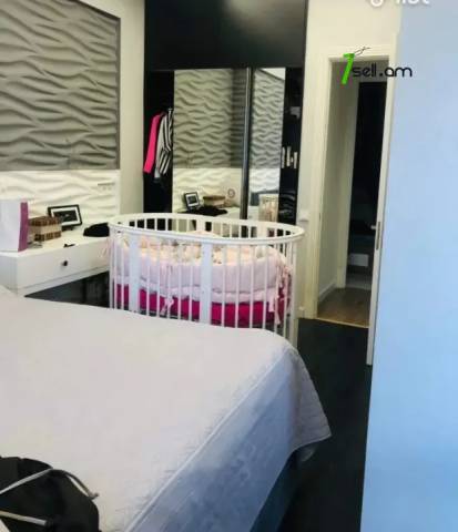 3 սենյականոց բնակարան նորակառույց շենքում Գրիբոյեդով փողոցում, 70 քմ, 3/17 հարկ, բարձր առաստաղներ