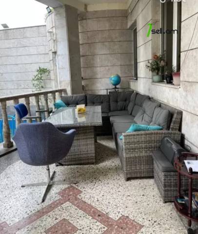 Չորս հարկանի քարե տուն Սիմեոն Երևանցու փողոցում կենտրոնում, 550 ք.մ., 3+ սանհանգույց