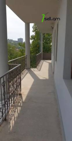 Երկու հարկանի քարե տուն Արաբկիրում, 1100 ք.մ., մասնակի վերանորոգում