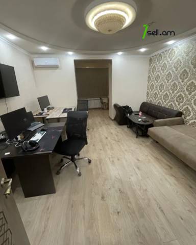 3 սենյականոց բնակարան Բագրատունյաց պողոտայում, 100 ք.մ., 2/5 հարկ, մի քանի պատշգամբ