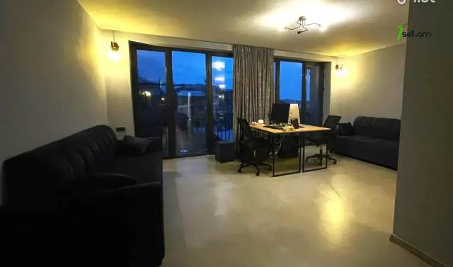 4 սենյականոց բնակարան Էրեբունու փողոցում, 100 ք.մ., բարձր առաստաղներ, կապիտալ վերանորոգված