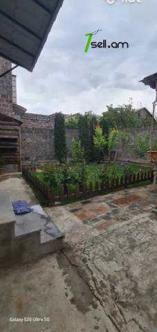 Մեկ հարկանի տուն Մհեր Մկրտչյանի 7-րդ փողոցում Առինջում, 80 քմ, կապիտալ վերանորոգված