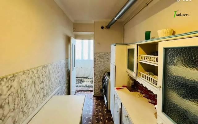 3 սենյականոց բնակարան Բաշինջաղյան փողոցում, 96 ք.մ., մի քանի պատշգամբ, մասնակի վերանորոգում