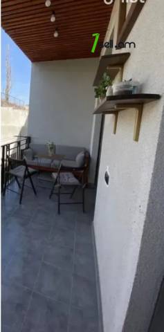 2 սենյականոց բնակարան նորակառույց շենքում Երզնկյան փողոցում, 61 ք.մ., 2/5 հարկ, բարձր առաստաղներ