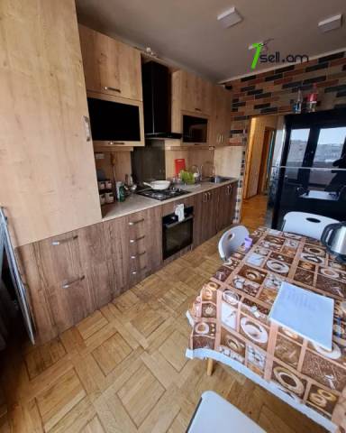 3 սենյականոց բնակարան Սունդուկյան փողոցում, 80 ք.մ., 6/9 հարկ, կապիտալ վերանորոգված