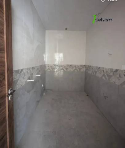 3 սենյականոց բնակարան նորակառույց շենքում Մոնթե Մելքոնյան փողոցում, 100 ք.մ., 2 սանհանգույց