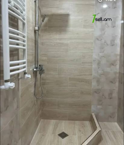 2 սենյականոց բնակարան Վիկտոր Համբարձումյան փողոցում, 49 քմ, 4/10 հարկ, եվրովերանորոգված