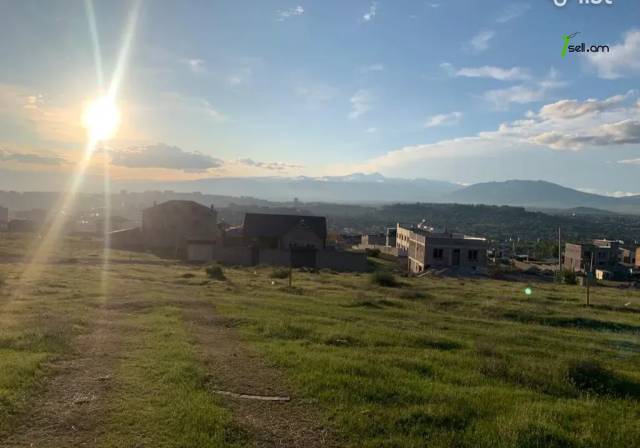 Հողատարածք բնակելի շինությունների համար Ավանում, 4000 ք.մ.