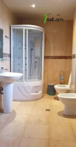 Երկու հարկանի քարե տուն Նորքի 1-ին փողոցում Նորք Մարաշում, 800 ք.մ., 3+ սանհանգույց