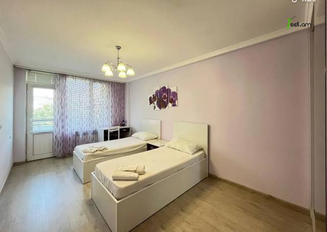 3 սենյականոց բնակարան Մեսրոպ Մաշտոցի պողոտայում, 100 քմ, 6/9 հարկ, 2 սանհանգույց, բարձր առաստաղներ