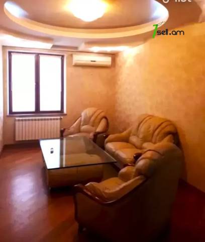 3 սենյականոց բնակարան Սայաթ-Նովայի պողոտայում, 105 ք.մ., 2 սանհանգույց, բարձր առաստաղներ