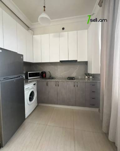 1 սենյականոց բնակարան Թումանյան փողոցում, 40 քմ, նախավերջին հարկ, կապիտալ վերանորոգված, քարե շենք
