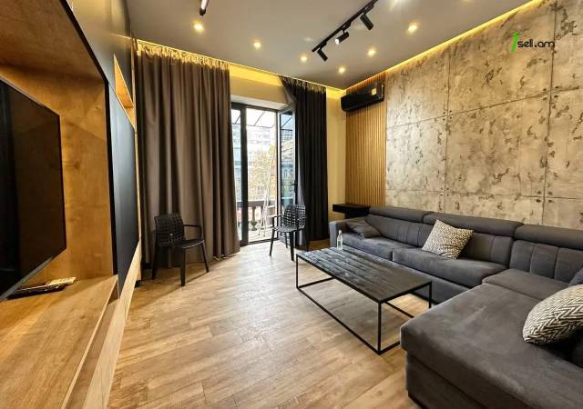 1 սենյականոց բնակարան Մեսրոպ Մաշտոցի պողոտայում, 33 ք.մ., բարձր առաստաղներ, կապիտալ վերանորոգված