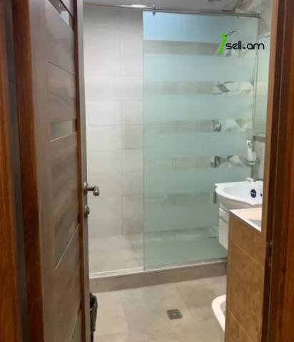 3 սենյականոց բնակարան նորակառույց շենքում Ալեք Մանուկյանի փողոցում, 65 ք.մ., 7/11 հարկ