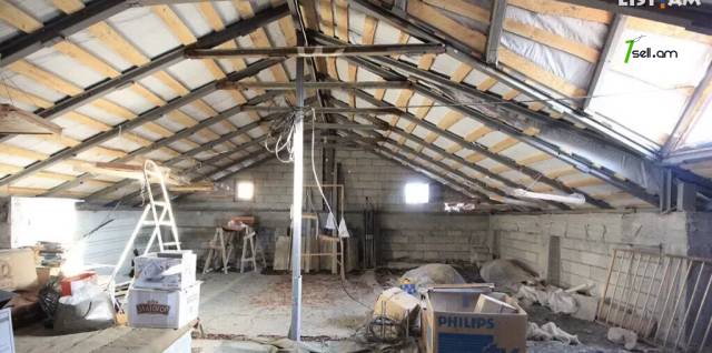 Չորս հարկանի քարե տուն Երզնկյան փողոցում Արաբկիրում, 350 ք.մ., 3+ սանհանգույց, կապիտալ վերանորոգված