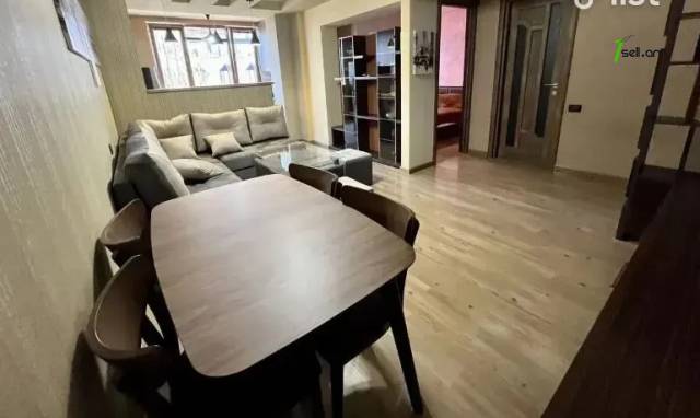 2 սենյականոց բնակարան Մոսկովյան փողոցում, 45 ք.մ., բարձր առաստաղներ, դիզայներական ոճով վերանորոգված