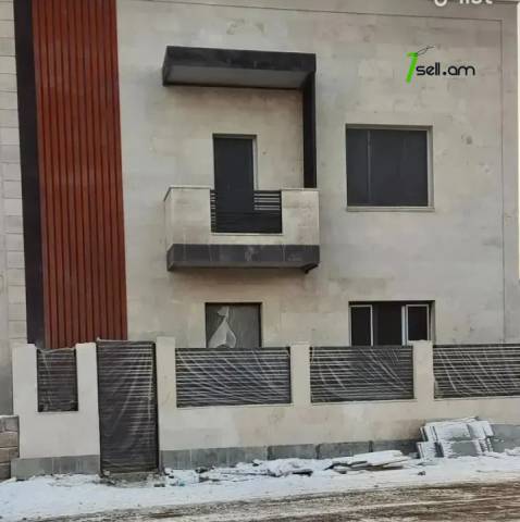 Երեք հարկանի տուն Ղափանցյան փողոցում Արաբկիրում, 160 քմ, 2 սանհանգույց