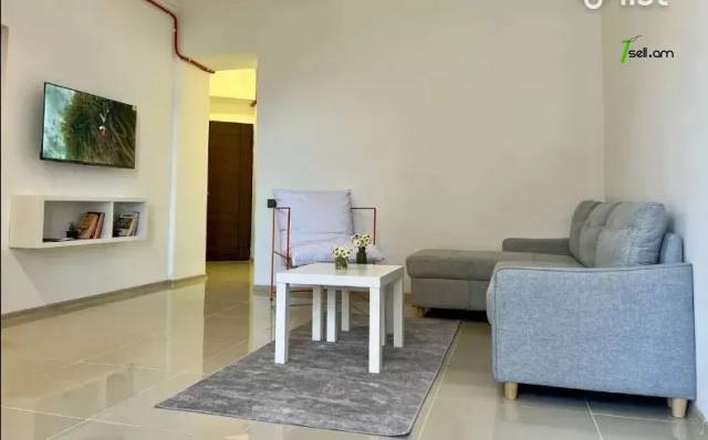 2 սենյականոց բնակարան Մաշտոցի պողոտայում, 44 ք.մ., բարձր առաստաղներ, դիզայներական ոճով վերանորոգված
