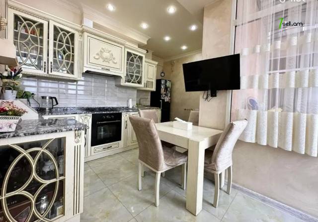 Ընդարձակ 3 սենյականոց բնակարան նորակառույց շենքում, Ծիծեռնակաբերդի խճուղի, 183 քմ, 7/12 հարկ