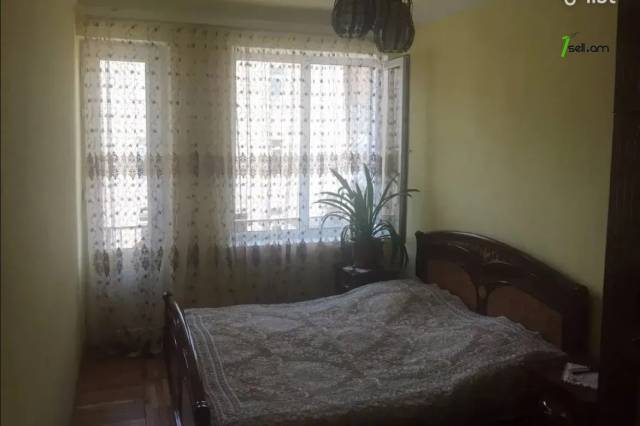 3 սենյականոց բնակարան Մանանդյան փողոցում, 68 ք.մ., կոսմետիկ վերանորոգում, քարե շենք