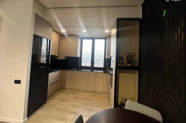 3 սենյականոց բնակարան նորակառույց շենքում Արղության փողոցում, 80 քմ, 11/14 հարկ, 2 սանհանգույց