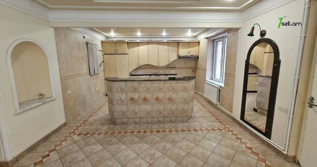 Երկու հարկանի քարե տուն Սեպուհի փողոցում Արաբկիրում, 890 ք.մ., 2 սանհանգույց, կապիտալ վերանորոգված