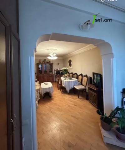 2 սենյականոց բնակարան, Մելիք Մելիքյան փողոցի նրբանցք, 64 ք.մ., նախավերջին հարկ