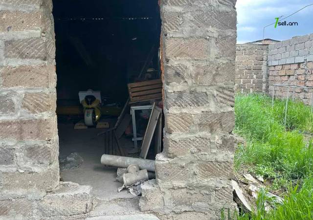 Երկու հարկանի քարե տուն Դավիթ Բեկի փողոցում Նոր Նորքում, 1400 ք.մ., կոսմետիկ վերանորոգում